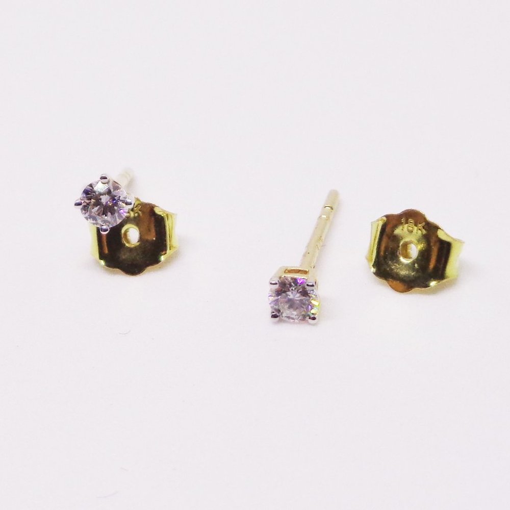 *SOLD* 18K Gold 0.16 Carat Lab Diamond Stud Earrings with $750 Appraisal Report - Picture 5 of 5